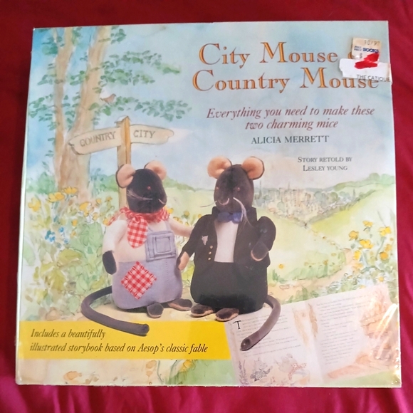 Vintage NIB "City Mouse & Country Mouse" craft kit and storybook - Picture 1 of 5